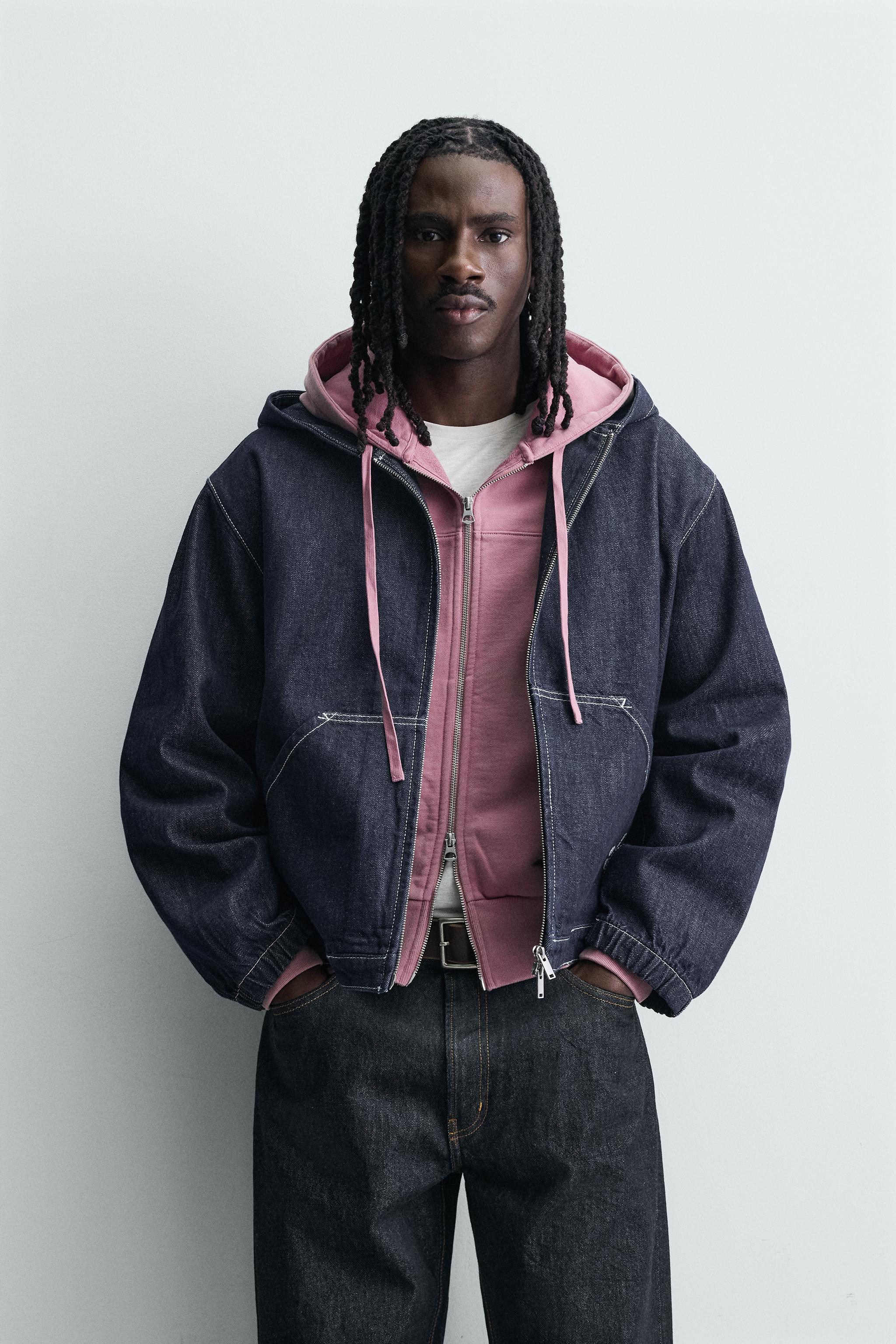 BLOUSON EN DENIM À CAPUCHE ET SURPIQÛRES